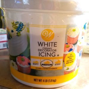 Wilton White Icing 4lb Tub
